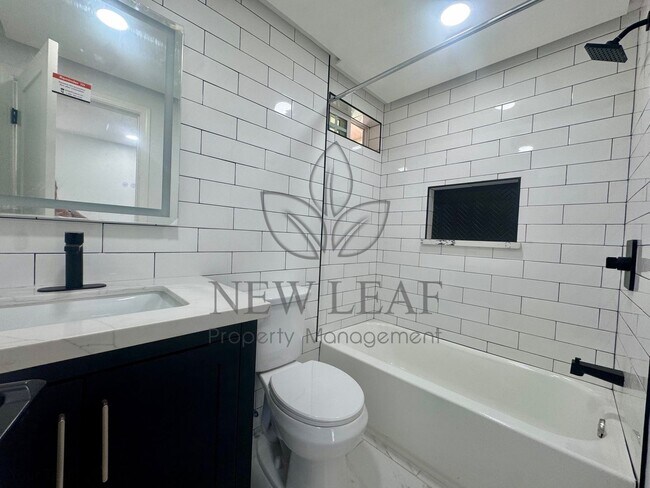 Building Photo - COZY 2BEDROOM IN THE HEART OF CLAREMONT