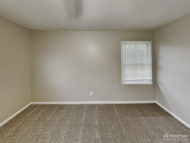 Building Photo - 2642 Hatfield Cir SE