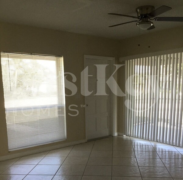 Building Photo - 900 W Bloxham St