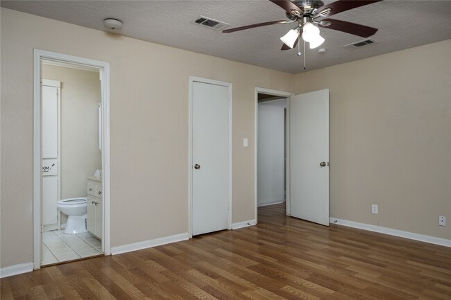 Building Photo - 13215 Lake Breeze Ln