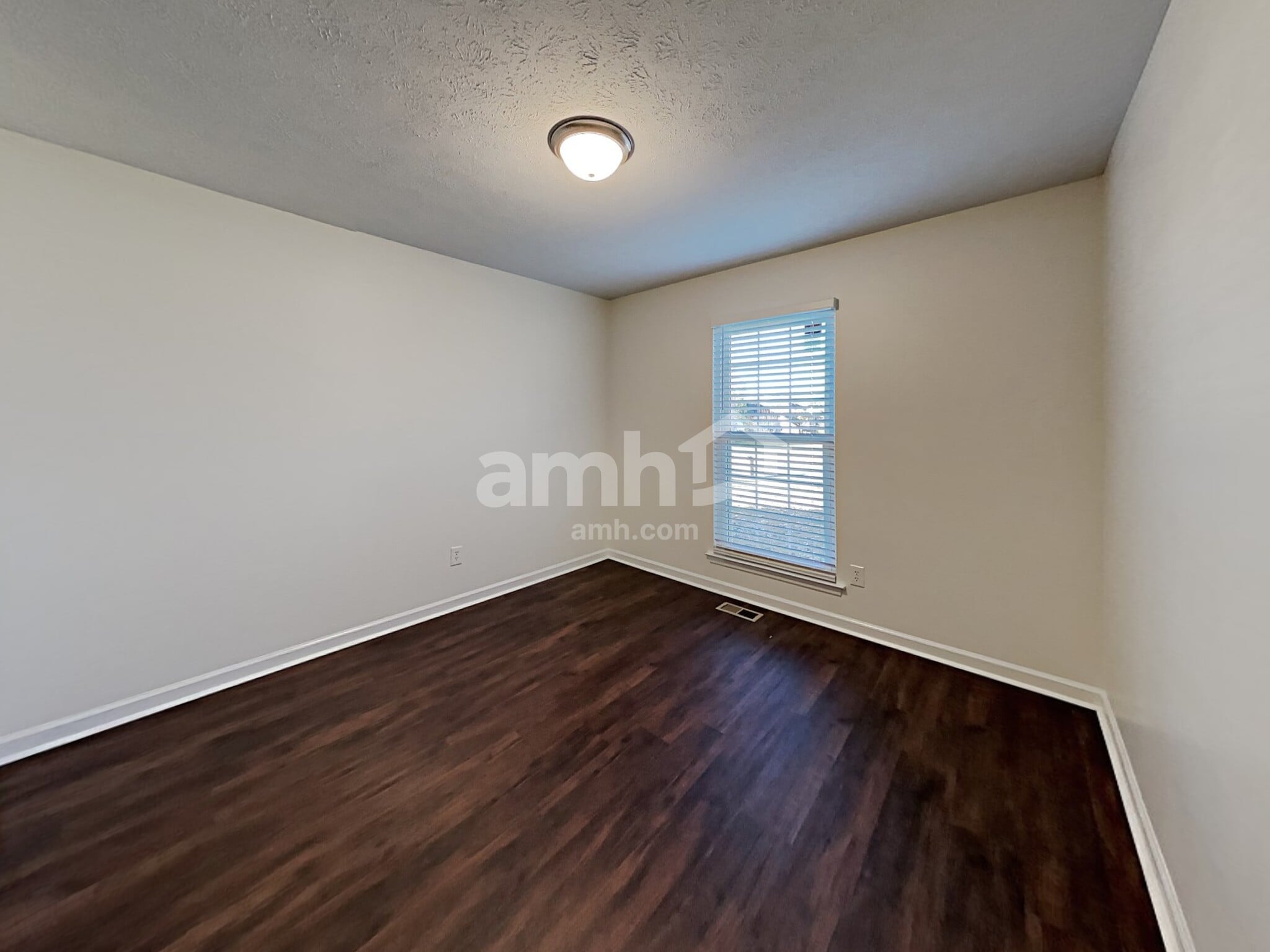 Building Photo - 200 Lakeside Park Dr