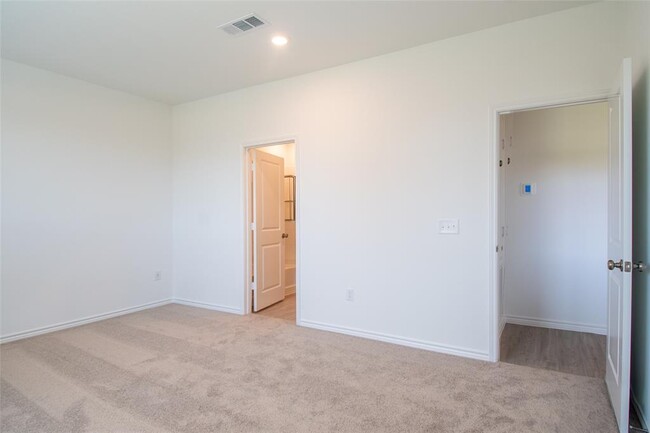 Building Photo - 15076 Rustic Moon Rd
