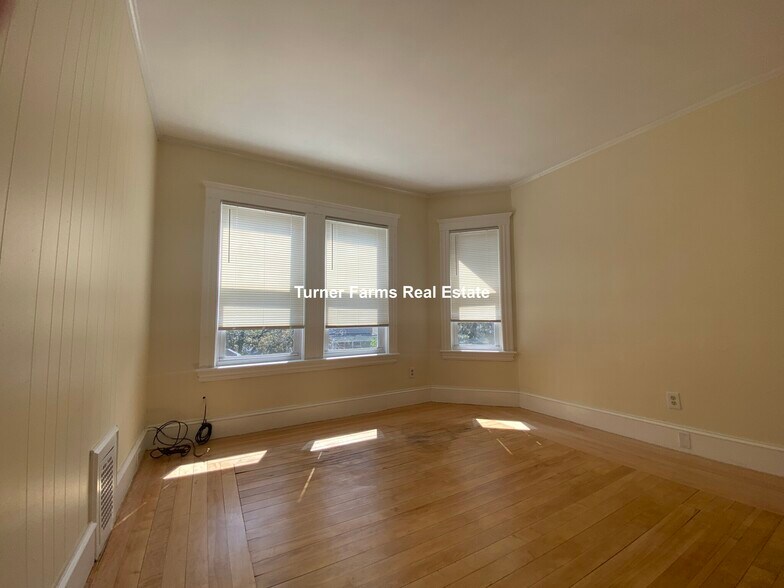 Building Photo - 65 Wareham St