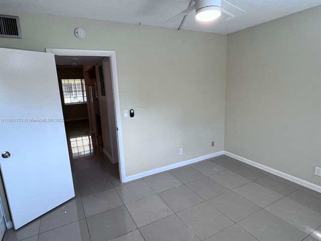 Building Photo - 432 SE 20th St