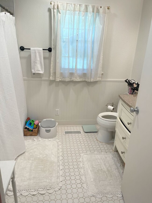 Building Photo - Guntersville, AL Home for Rent!