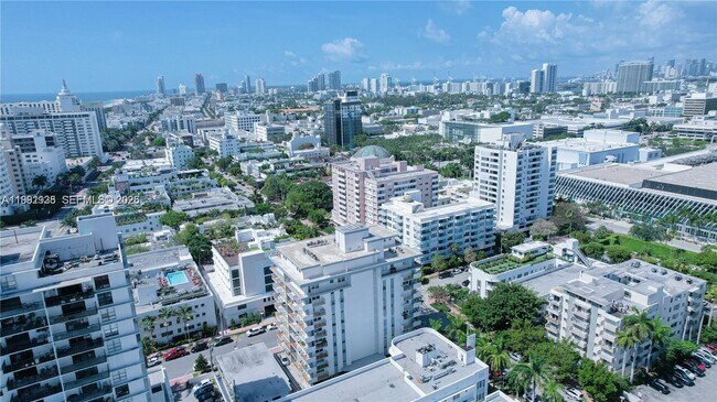 Building Photo - 245 18th St