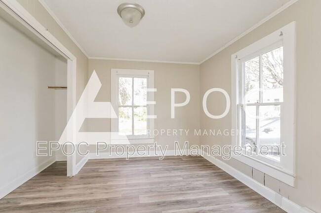 Building Photo - 810 Oakley St