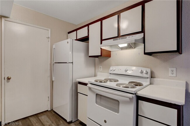 Building Photo - 200 Mission Laguna Ln