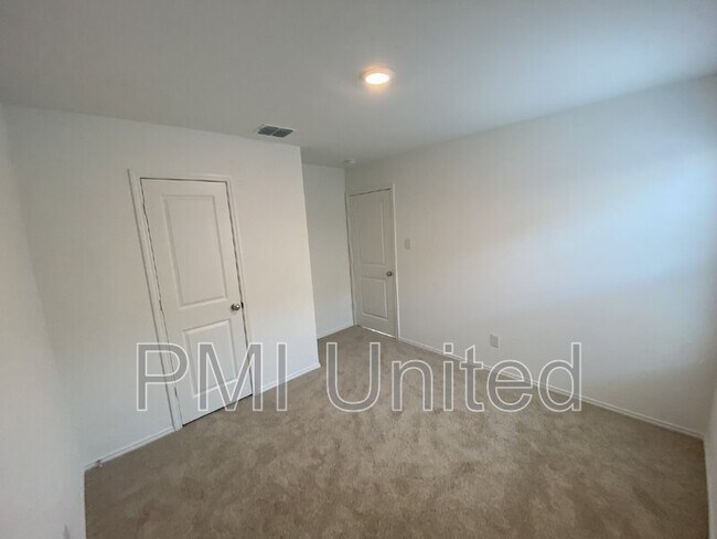 Building Photo - 1361 Plum Rd