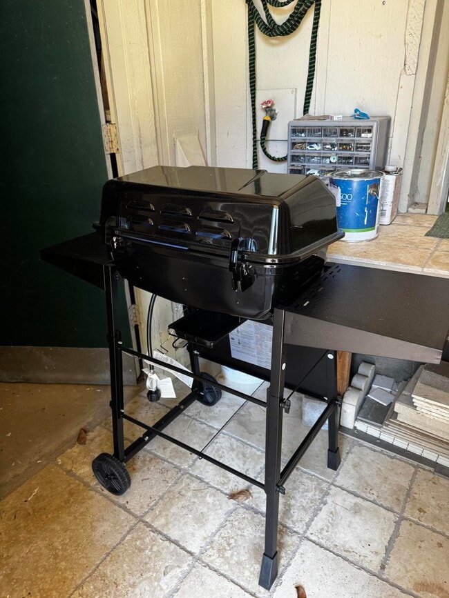 Building Photo - 634 Bayou Dr