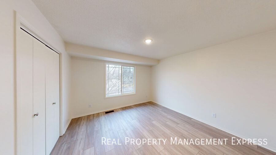 Building Photo - Stunning 4-Bedroom 2-Bathroom Home with Fully Fenced Yard