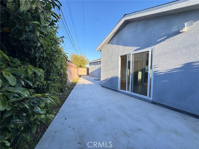 Building Photo - 6635 Vanguard Ave