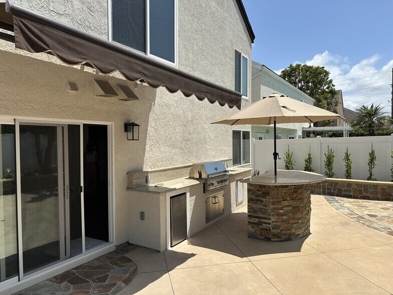 Building Photo - 2353 Littleton Cir