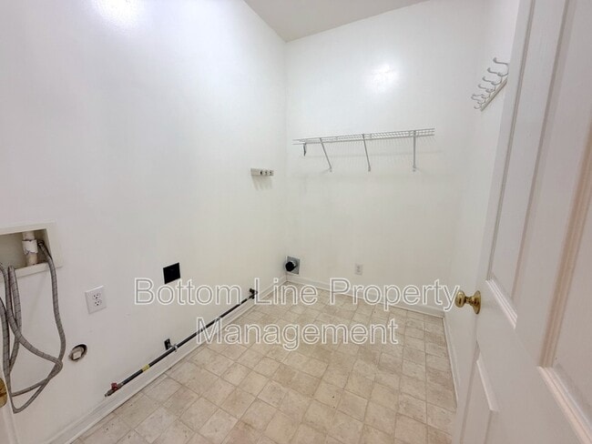 Building Photo - 12430 McAllister Park Dr