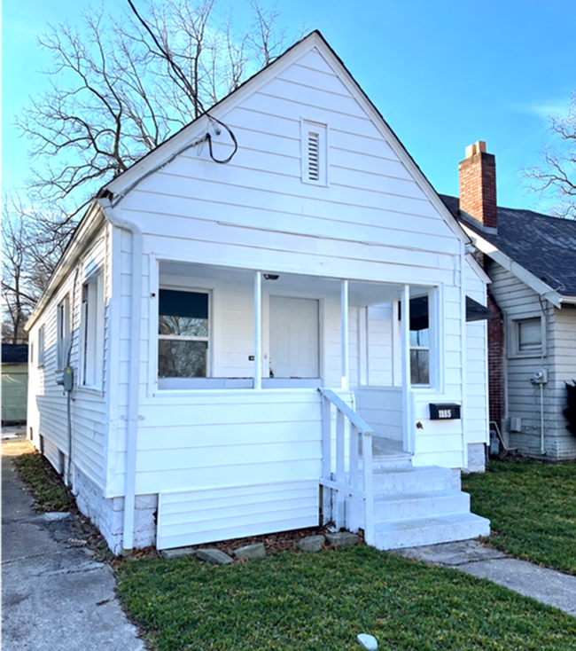 Building Photo - 1755 Marne Ave