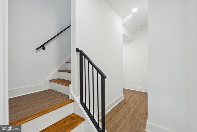 Building Photo - 528 W Berks St