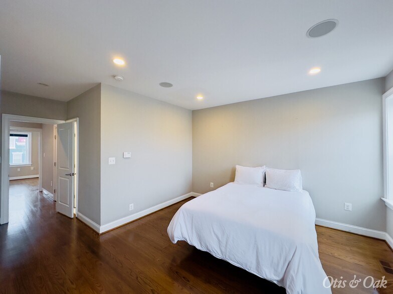 Building Photo - 3542 13th St NW