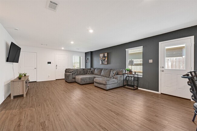 Building Photo - 22326 Mountain Pne Dr