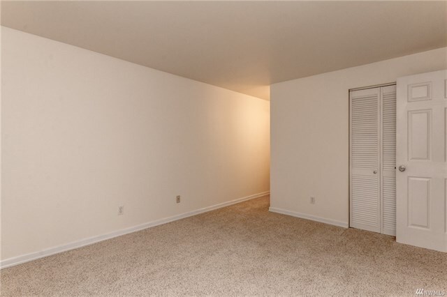 2nd bedroom - 3224 80th Ave SE