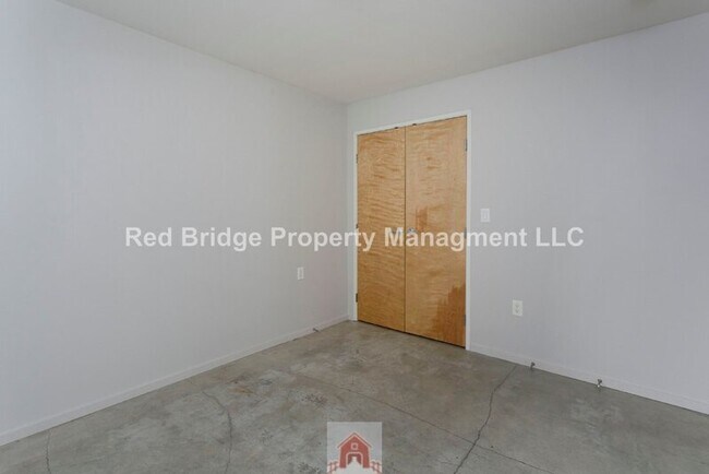 Building Photo - 2320 SE Morrison St