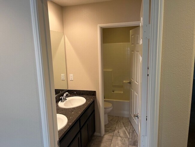 Building Photo - Menifee 5 Bedroom
