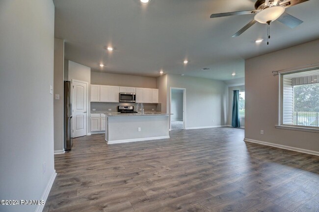 Building Photo - 107 Emerald Star Ln