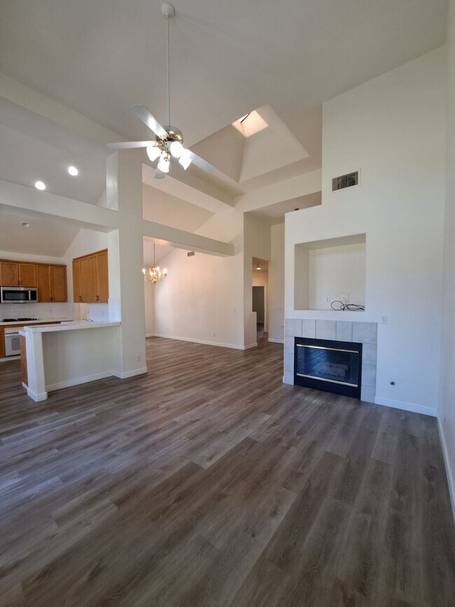 Building Photo - Comfortable Living in a Pet-Friendly Home ...