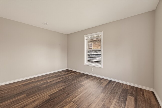 Building Photo - 12906 Gladden Dr