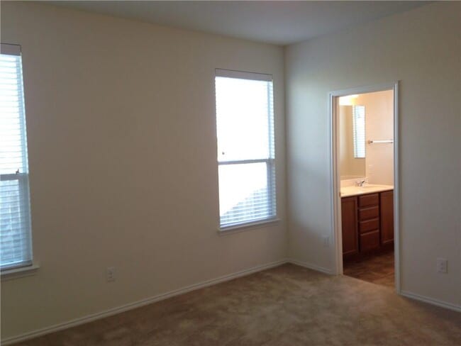 Building Photo - 13701 Abraham Lincoln St