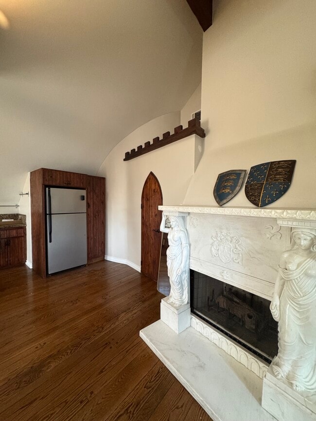 Building Photo - 12315 Marine St