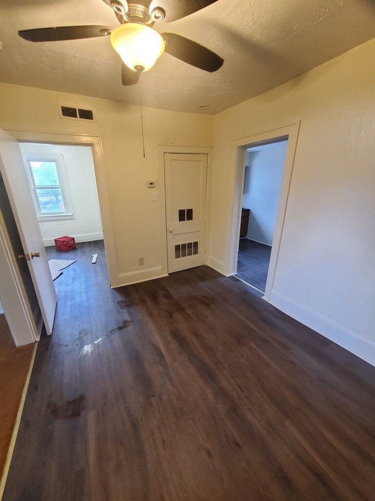 Building Photo - 370 Cole Ave