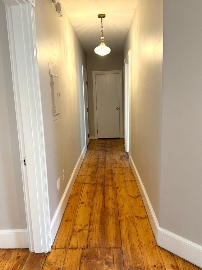 Building Photo - 130 Neal St