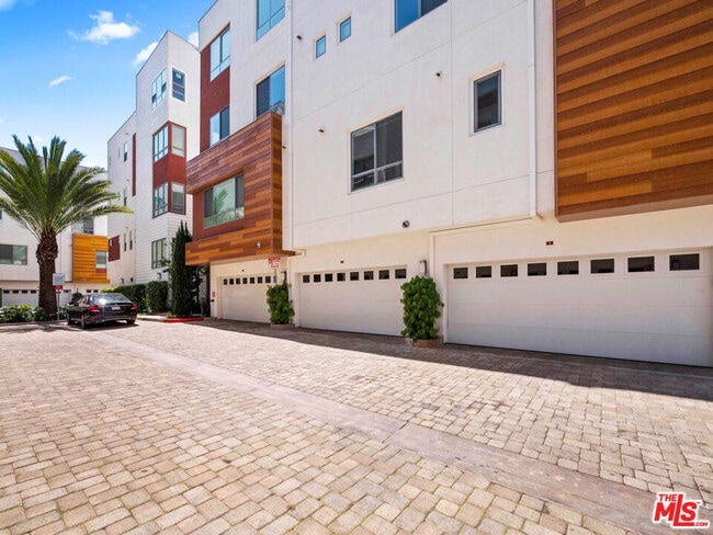 Building Photo - 5695 Goldeneye Ct