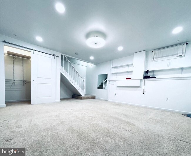 Building Photo - 3005 Creekside Ct