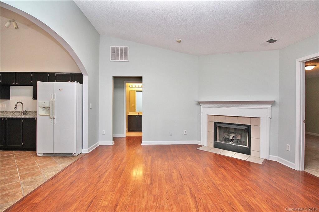 Building Photo - Room in Single Family Home on Tom Hunter Rd