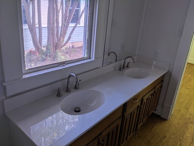 Building Photo - 214 N Clinton Ave