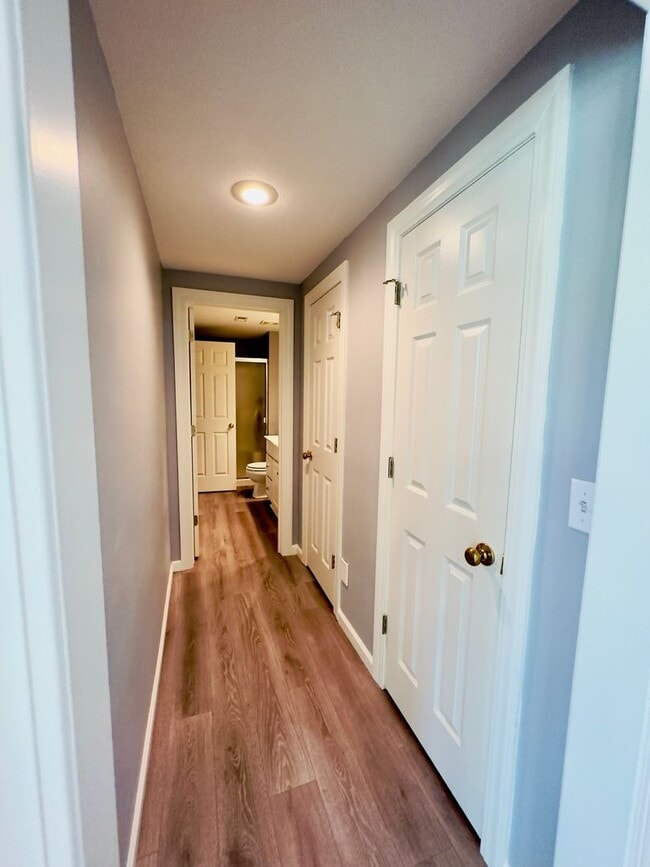 Building Photo - {6411} Enchanted Lake Estates + Updated Kitchen, Fresh Paint Throughout +  Main Floor Primary Bed...