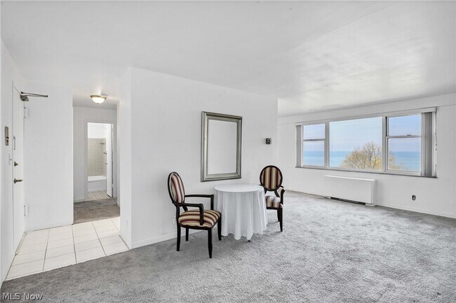 Building Photo - 11850 Edgewater Dr