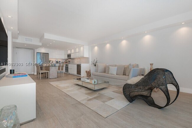 Building Photo - 2301 Collins Ave