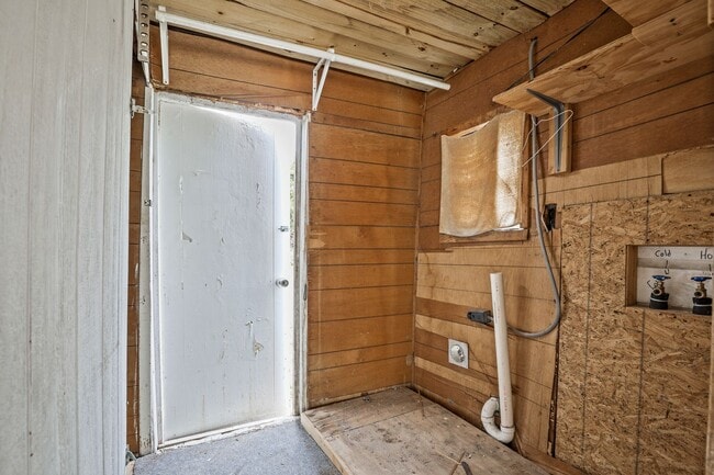 Building Photo - QUAINT 2 Bed, 1 Bath Home in Blue Ridge!! FREE SECOND MONTH OF RENT!