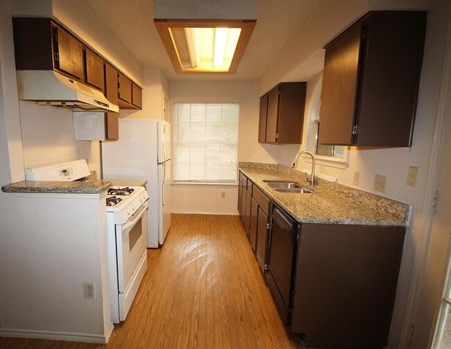 Building Photo - 12801 Modena Trail