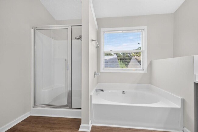 Building Photo - 4379 Annlette Dr NW