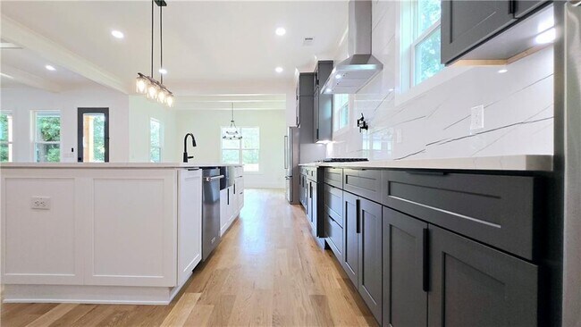 Building Photo - 1197 Avondale Ave SE