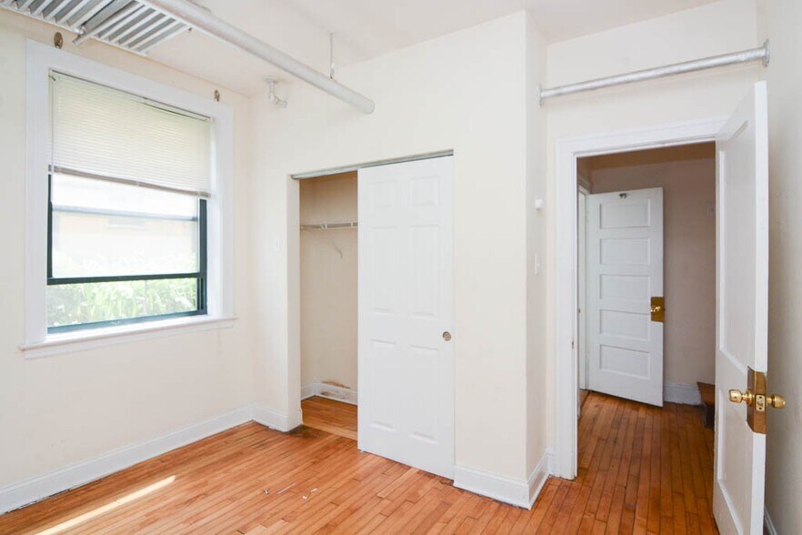 Building Photo - 2338 N Spaulding Ave