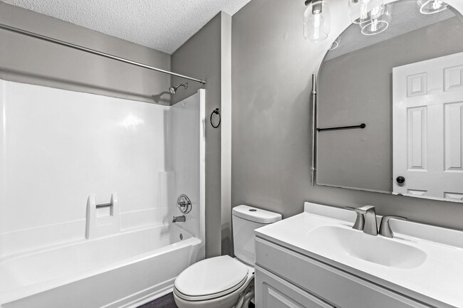 Building Photo - Cottage Charm Near Piney Green