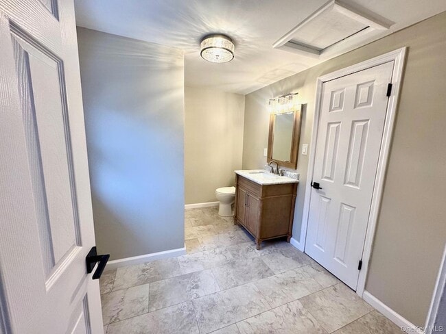 Building Photo - 121 Main St