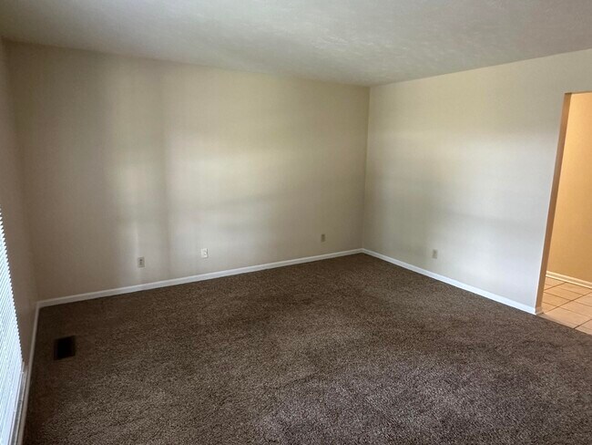 Building Photo - 415 Ridgewood Ln