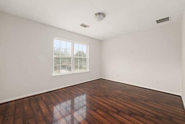Building Photo - 21426 Venture Park Dr