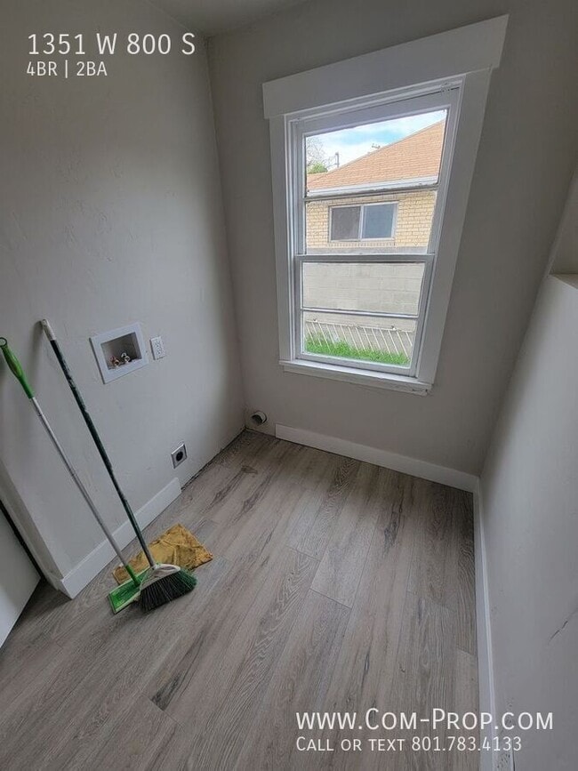 Building Photo - 1351 W 800 S