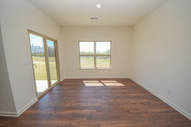 Building Photo - DR Horton built home in 2021; 3 bed, 2 bath home in Atoka.